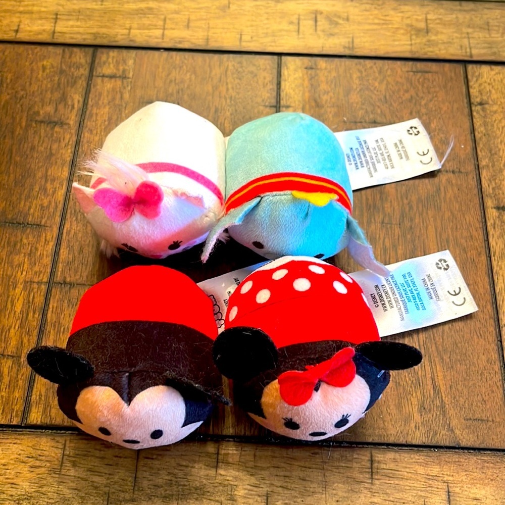 Set of 4 Disney Tsum Tsum mini plush